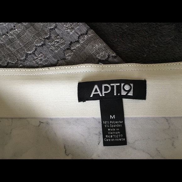 ❌SOLD❌ Sexy floral print pencil skirt - Picture 2 of 4